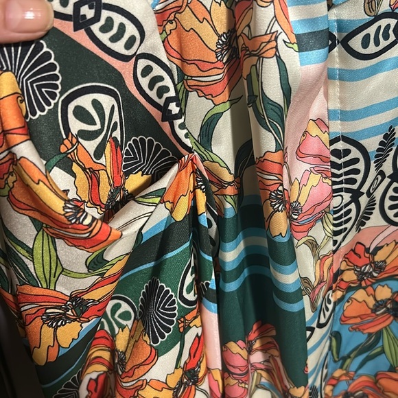 Colorful Floral Patterned Blouse - Picture 5 of 15